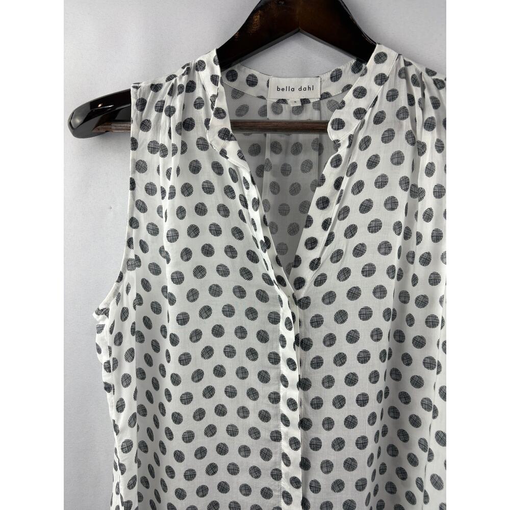Women’s Bella Dahl Small White Sleeveless Blouse w/ Gray Polka Dots - Picture 2 of 6
